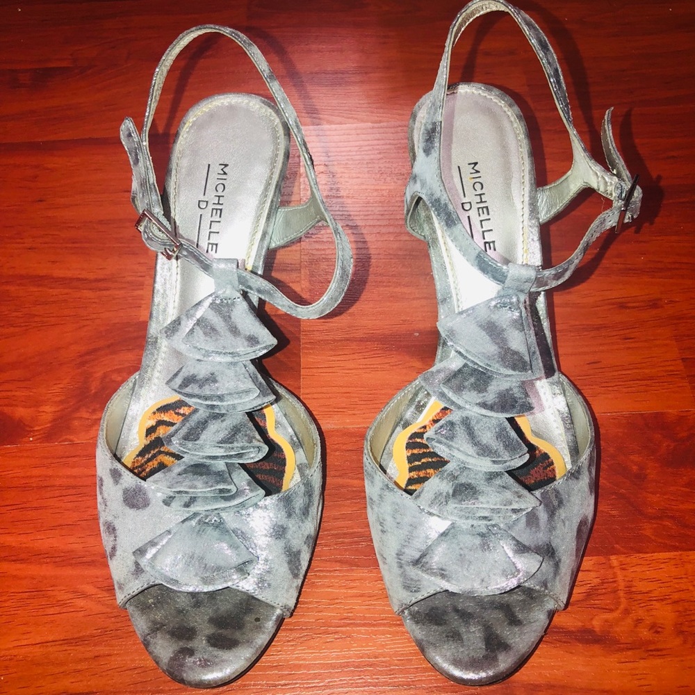 Michelle D Ruffle Heels - Picture 3 of 4